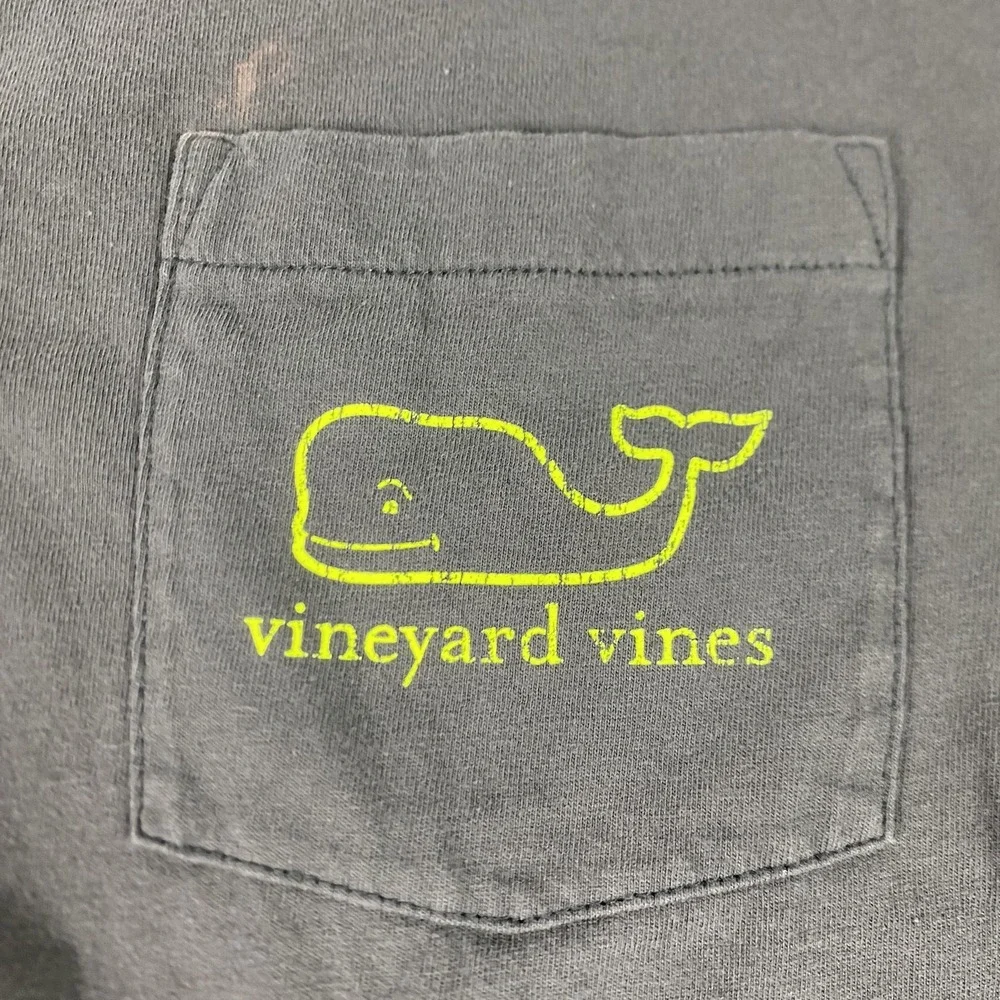 Vineyard Vines Shirt‎ Mens Small Gray Long Sleeve Whale Pocket Tee Graphic